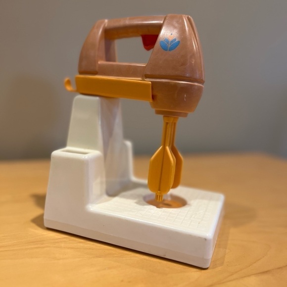 VINTAGE 1987 Fisher-Price Stand Mixer Toy - Picture 1 of 9